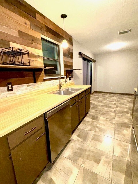 Photo - 1827 Polley Ct