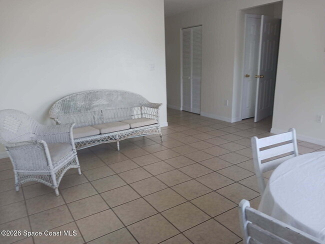 Photo - 255 W Towne Pl