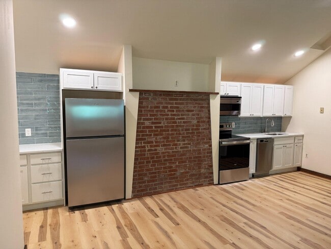 Photo - 1600 Sunset Ln