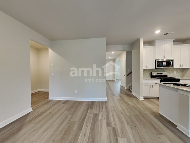 Photo - 769 Treeline Rd