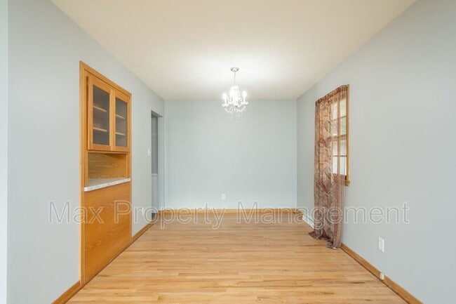 Photo - 3934 Oakshire Rd