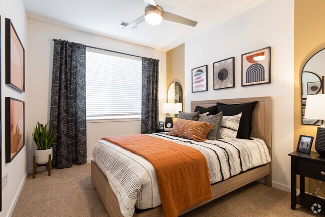 2BR, 2BA - 1,142SF