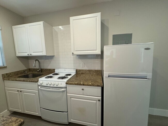 Photo - 716 SE 14th Ct Unit 4