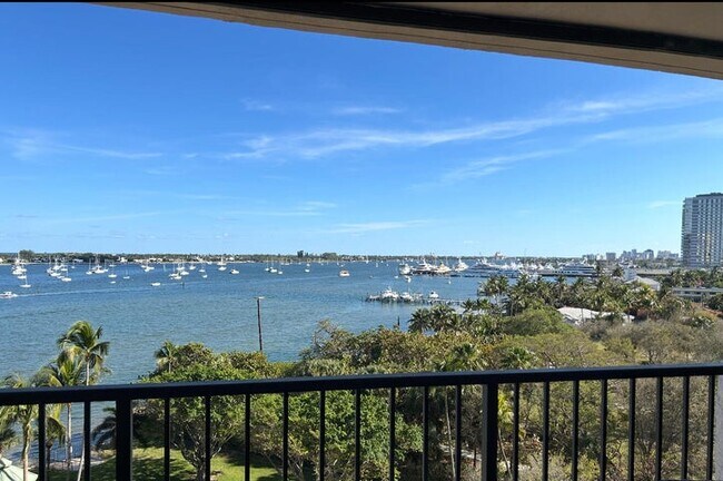 Photo - 5200 N Flagler Dr