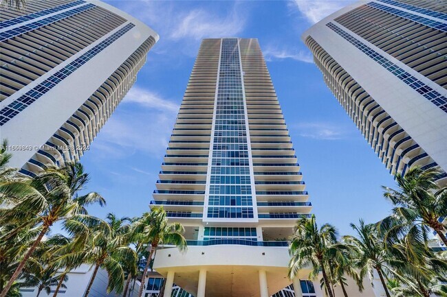 Building Photo - 1830 S Ocean Dr Unit 2107 Rental