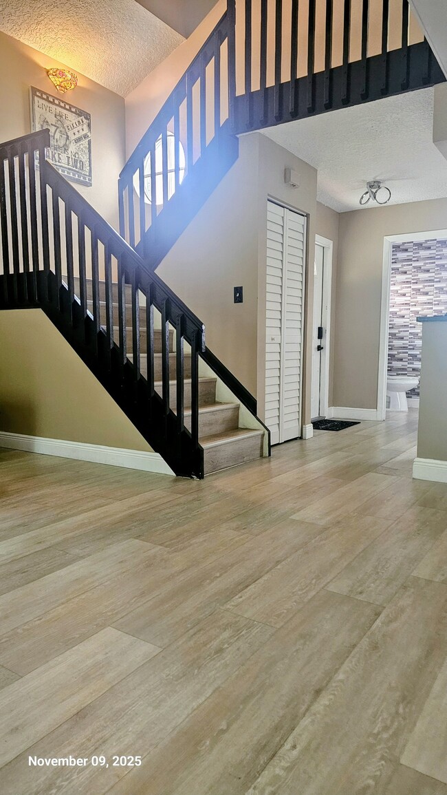 Photo - 1077 SE 6th Ave