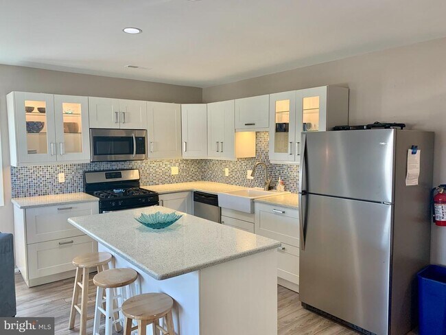 Photo - 218 2nd St N