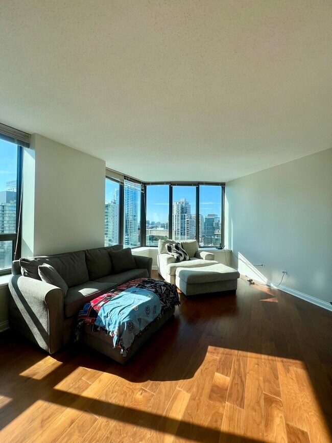 Photo - 400 N La Salle Dr Unit 2010