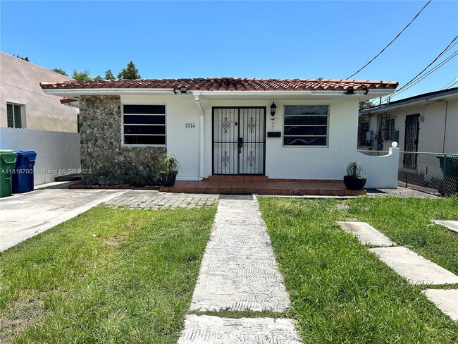 Building Photo - 5726 SW 20th St