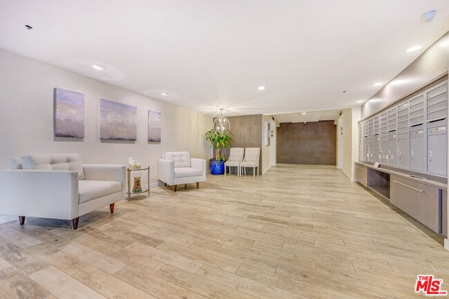 Photo - 14960 Dickens St Unit 214