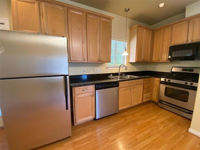 Photo - 5502 Evans Ave