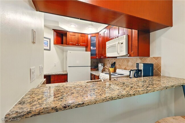 Building Photo - 3323 Olympic Dr Unit 724 Rental