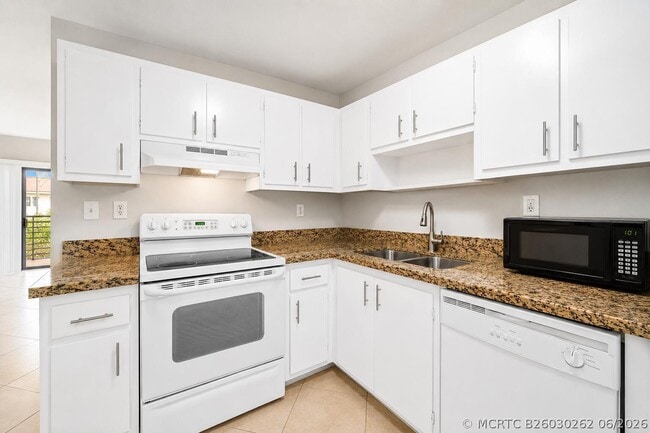 Photo - 503 Gardens Dr Unit 202