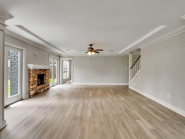 Photo - 612 Orangewood Dr