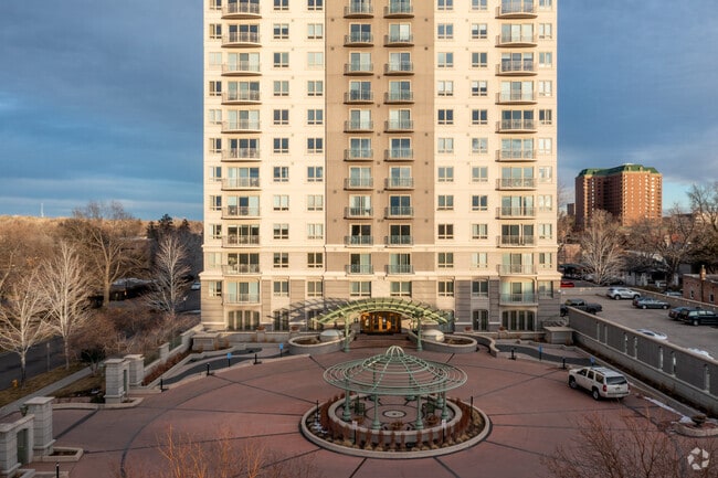 Photo - Four Hundred Third