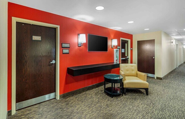 Furnished Studio-Chicago - O'Hare - North