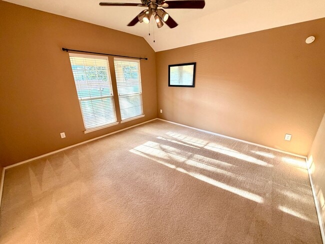 Photo - 1413 Lacewing Dr
