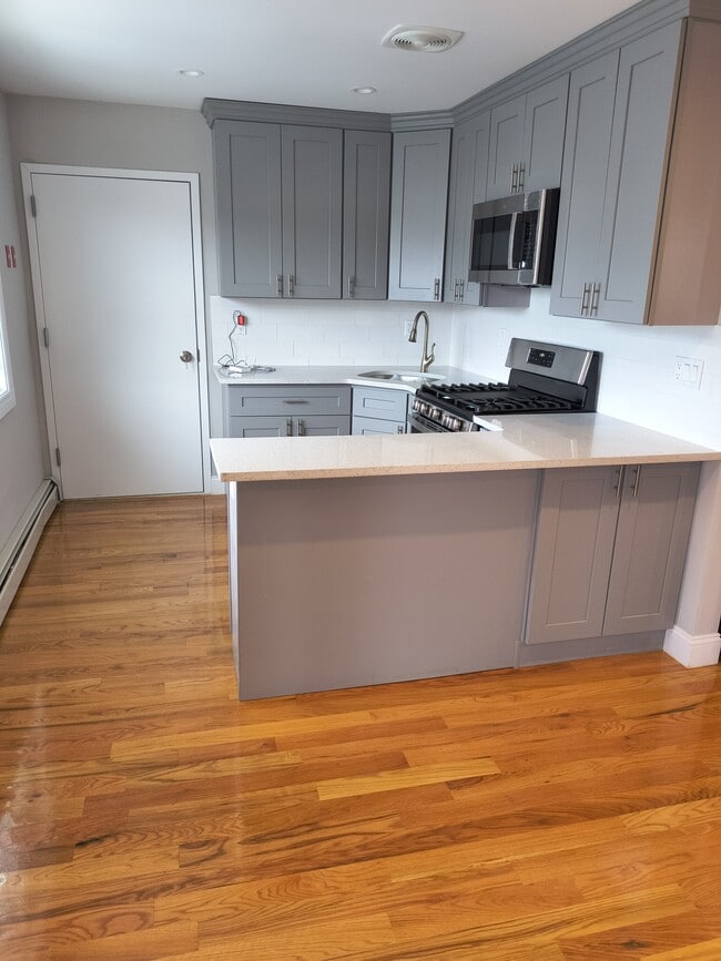 Building Photo - 9967 164th Ave Unit 1 Rental