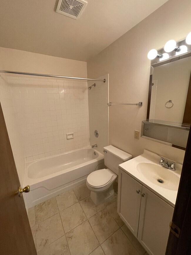 2 Bed 1 Bath Private Entry