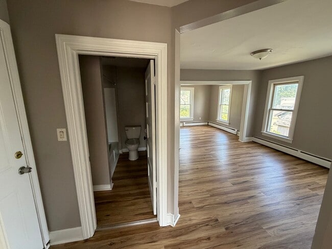 Photo - 33 Griswold St Unit 2R