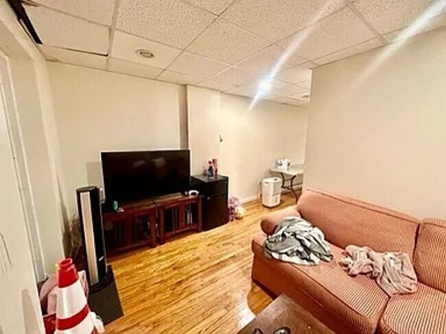 Photo - Renovated 4 Floor 5 Bed/2 Bath Fenway Townhouse on Hemenway for September 1st
