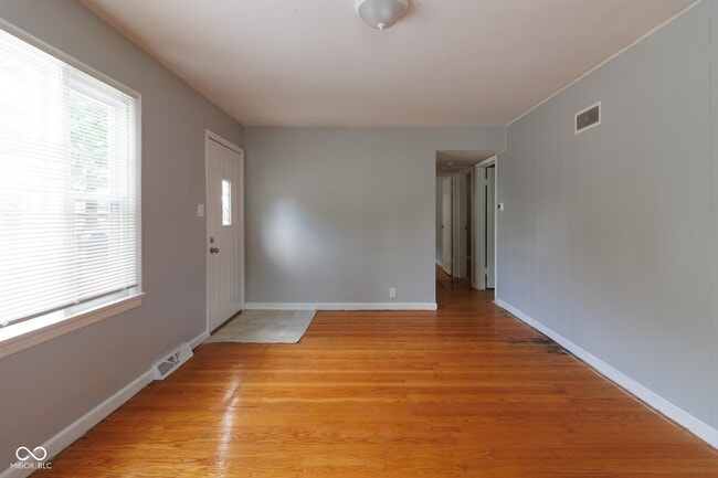 Photo - 4430 N Longworth Ave