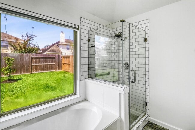 Building Photo - 6015 Wildbriar Ln