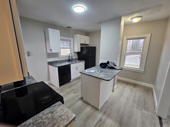 Photo - 3355 Henderson Rd