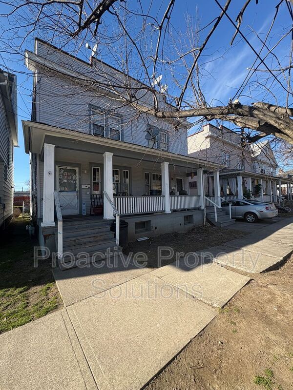 Photo - 27 Edison St