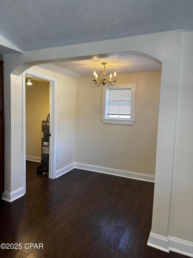 Photo - 1105 Hickory Ave