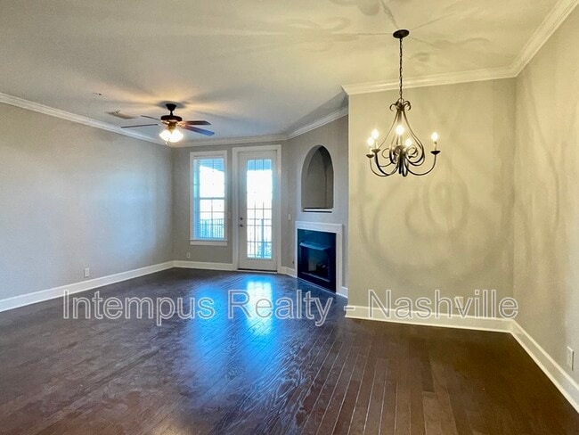 Photo - 307 Seven Springs Way Unidad Apt 303