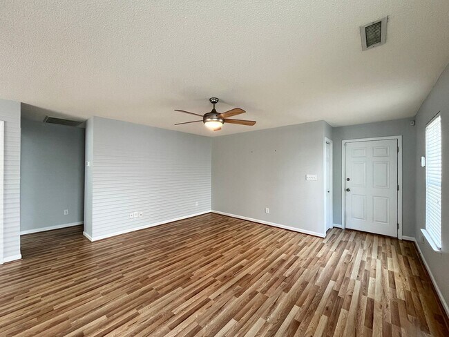 Photo - Classic 3BD, 2BA Apex Home in a Prime Loca...