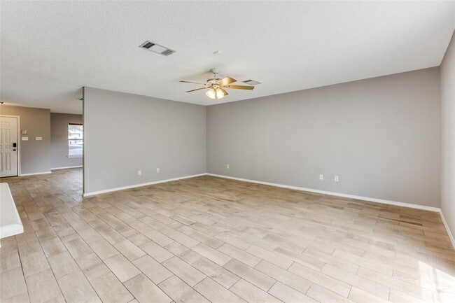 Photo - 2200 Milan Dr