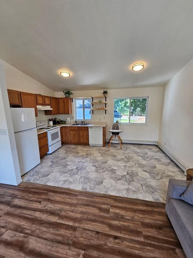 Photo - Sherwood Duplex and House Unit 825 Sherwood Apt A