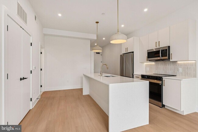 Photo - 30 W Allens Ln Unit 318