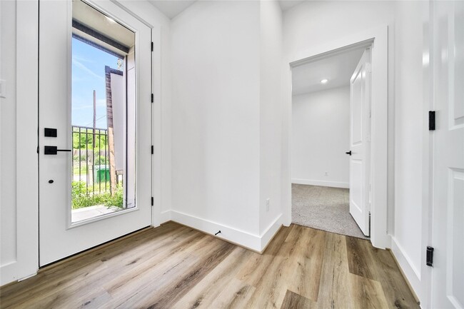 Photo - 4124 Buck St