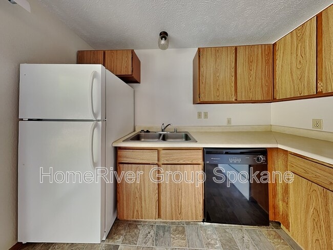 Building Photo - 29 E Mayfair Ct Rental