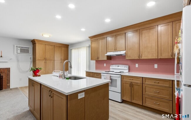 9 Evas Dr