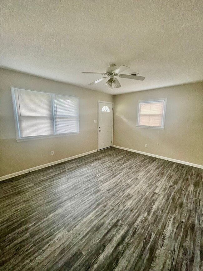 Photo - This lovely 2 bedroom 1 bath duplex is located in Stanley off Sifford Rd.