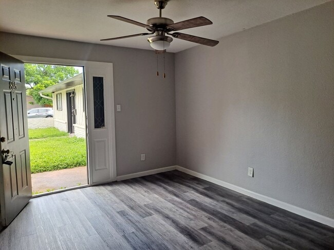 Photo - Cozy 2 Bedroom in Irving Available Now!