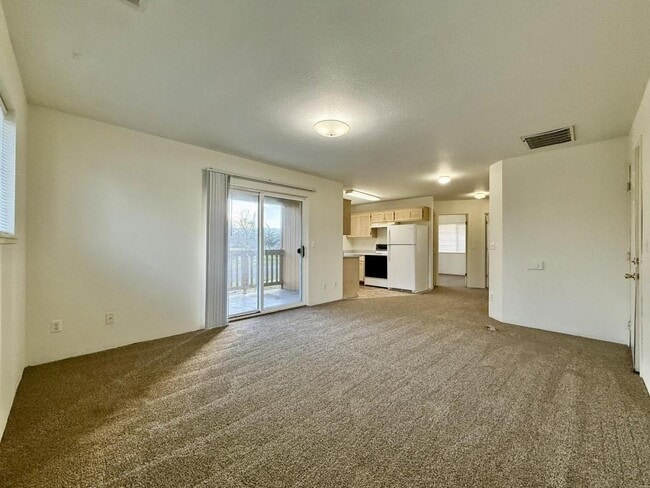 Building Photo - 34 Lewis Ave