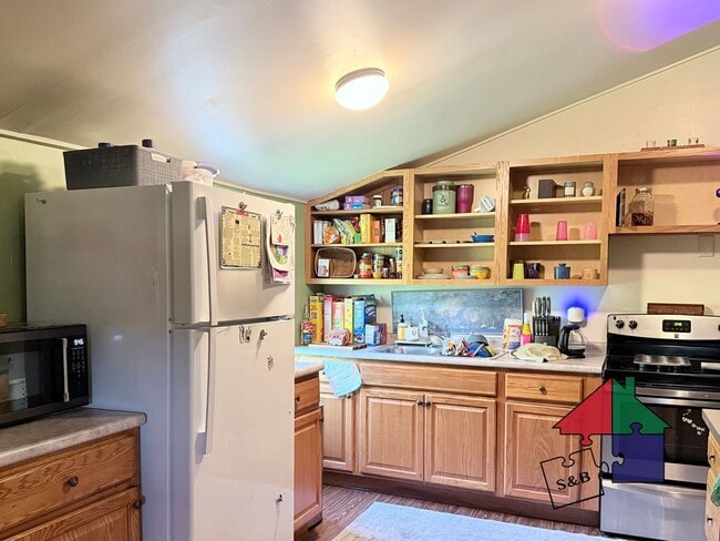 16 Lague Dr Unit B