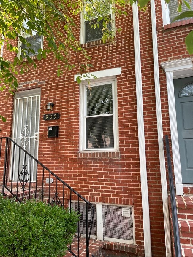 Building Photo - Charming 2 Bedroom/2 Bathroom Townhome in Pigtown, MD!