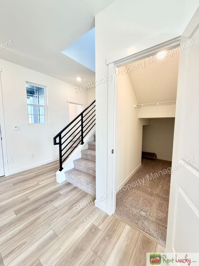 Photo - 17056 127th St E
