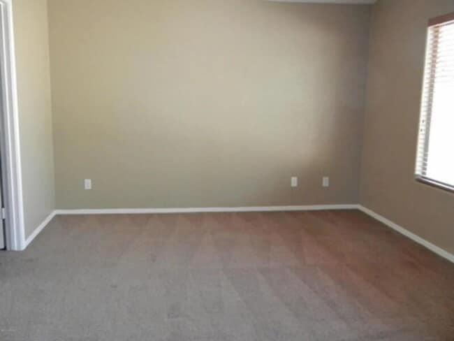 Building Photo - 6926 W Phelps Rd