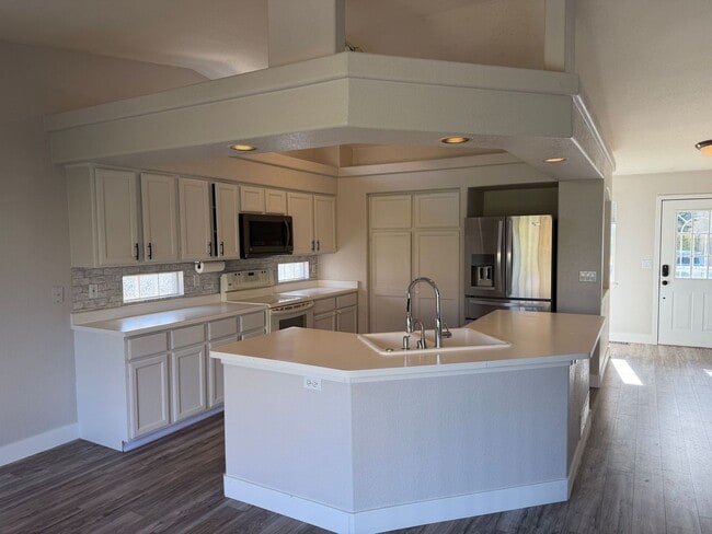 Photo - Spacious and Bright 3BD Home in Denver - Available Now