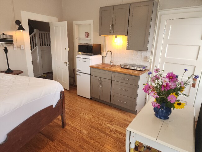 Photo - 100 Bauer Ave