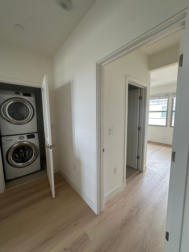 Photo - 1087 Bigleaf Pl
