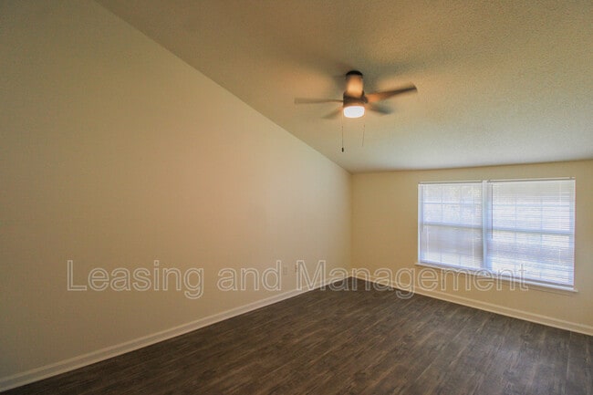 Photo - 2494 Etiwan Ave