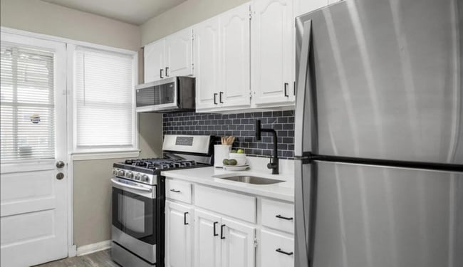 Photo - 7509 Durwood Rd